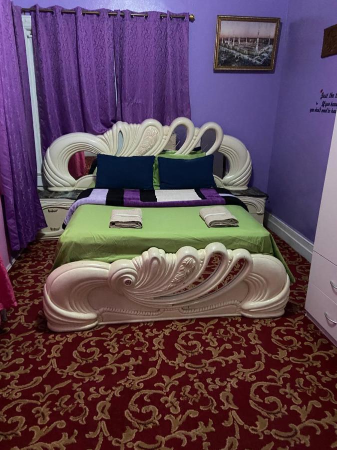 A Lavish Room In Queens Нью-Йорк Екстер'єр фото